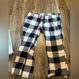 Old Navy Black and White Casual Checkered Bottoms